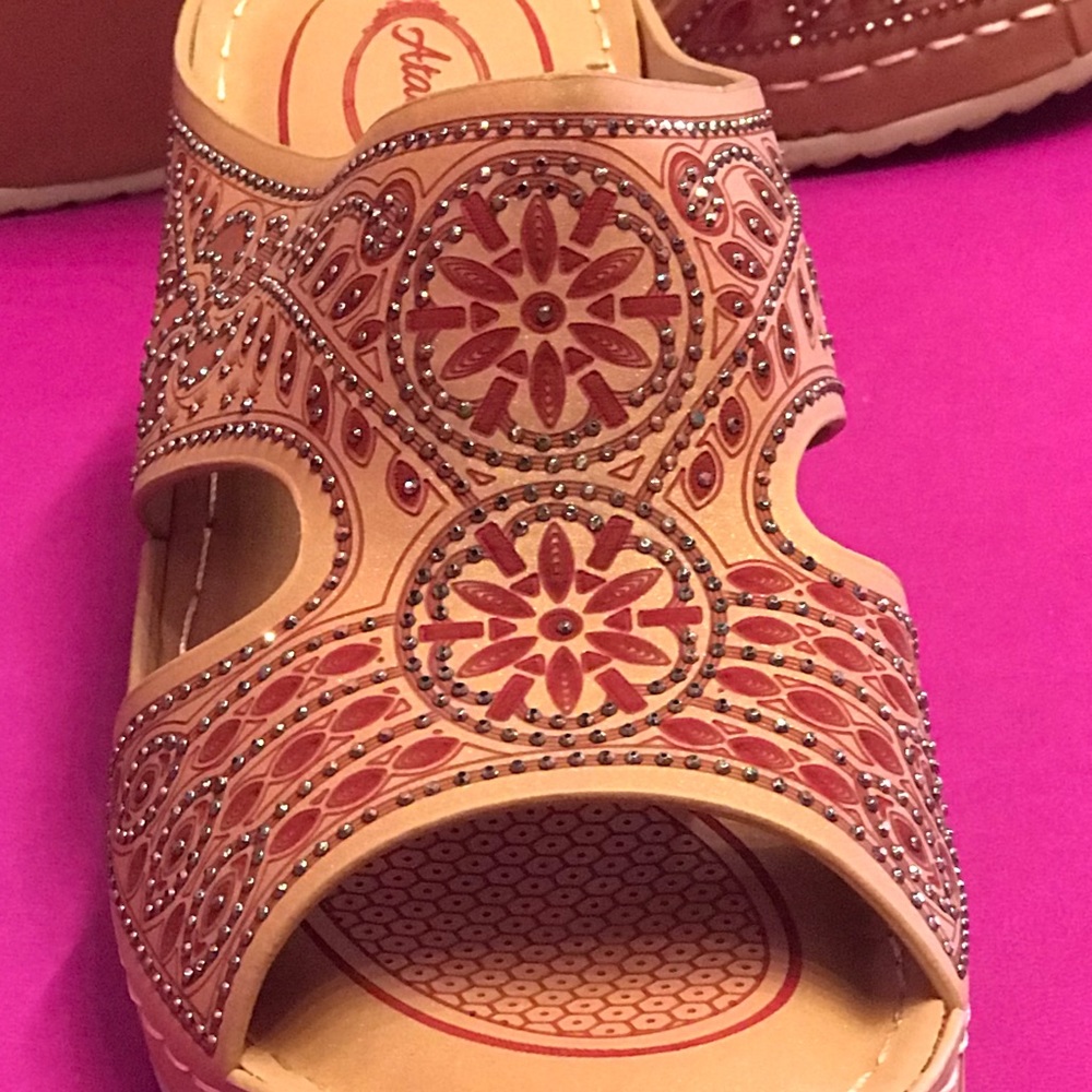Last Pair! Italina Tan Brown Floral Embroidered Peep Toe Wedge Mule Sandals - Picture 5 of 15